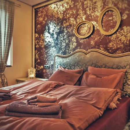 Тhe Bohemian Lodge-Entire House With Sauna เวลีคอเทอร์โนโว ภายนอก รูปภาพ