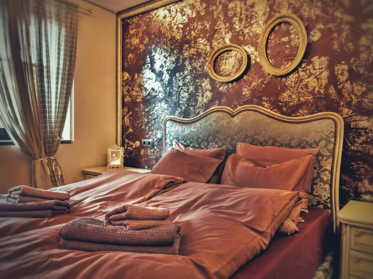 Тhe Bohemian Lodge-Entire House With Sauna เวลีคอเทอร์โนโว ภายนอก รูปภาพ