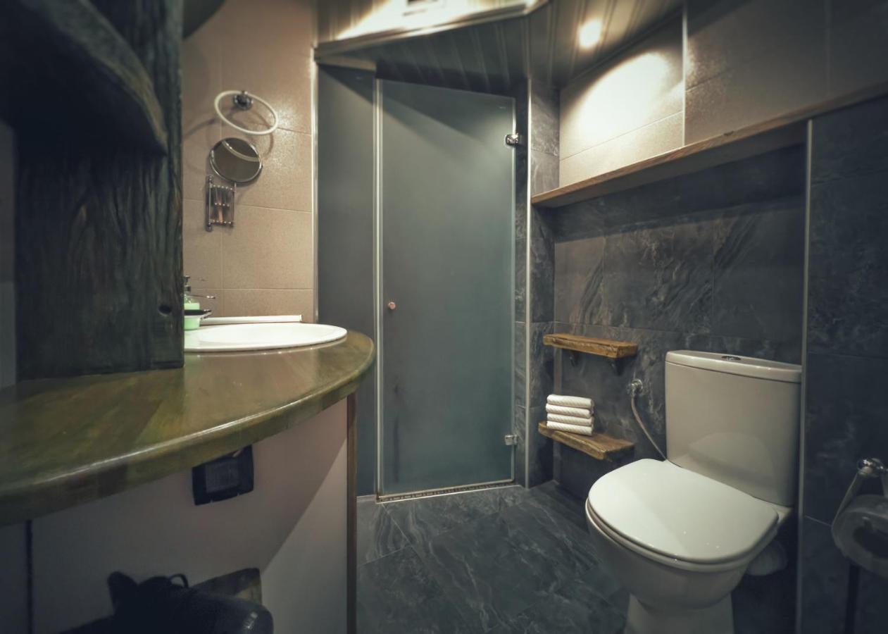 Тhe Bohemian Lodge-Entire House With Sauna เวลีคอเทอร์โนโว ภายนอก รูปภาพ