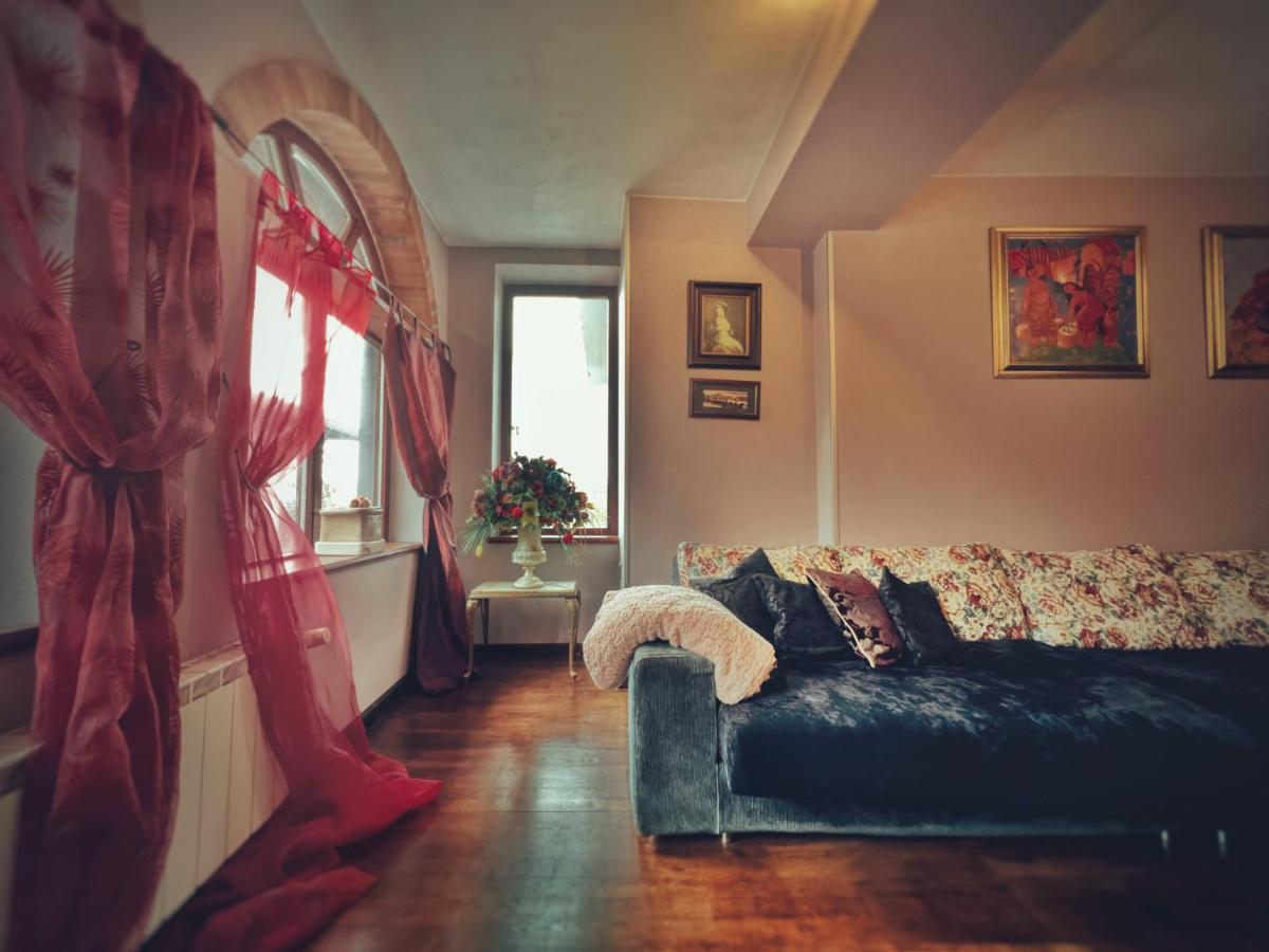 Тhe Bohemian Lodge-Entire House With Sauna เวลีคอเทอร์โนโว ภายนอก รูปภาพ