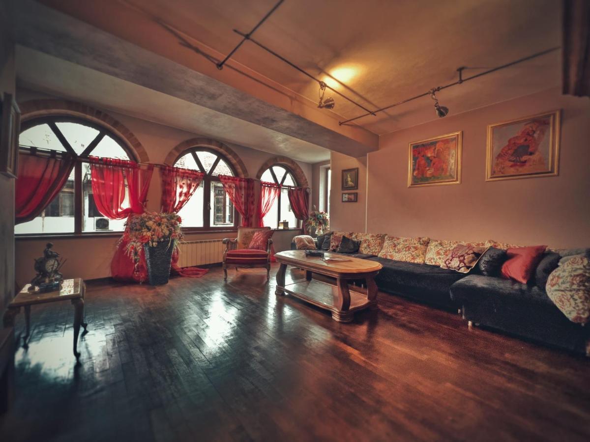 Тhe Bohemian Lodge-Entire House With Sauna เวลีคอเทอร์โนโว ภายนอก รูปภาพ