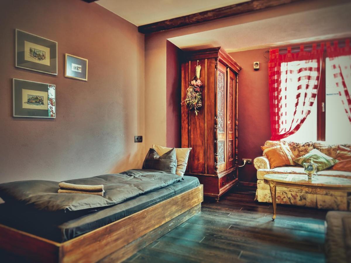 Тhe Bohemian Lodge-Entire House With Sauna เวลีคอเทอร์โนโว ภายนอก รูปภาพ
