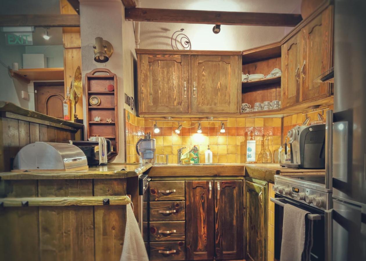 Тhe Bohemian Lodge-Entire House With Sauna เวลีคอเทอร์โนโว ภายนอก รูปภาพ