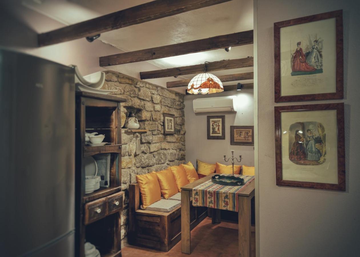 Тhe Bohemian Lodge-Entire House With Sauna เวลีคอเทอร์โนโว ภายนอก รูปภาพ