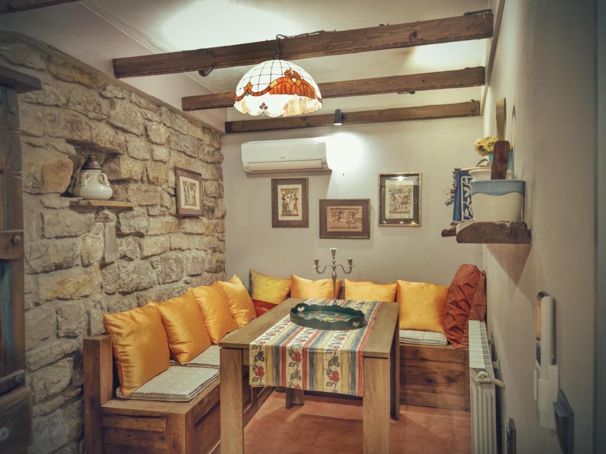 Тhe Bohemian Lodge-Entire House With Sauna เวลีคอเทอร์โนโว ภายนอก รูปภาพ
