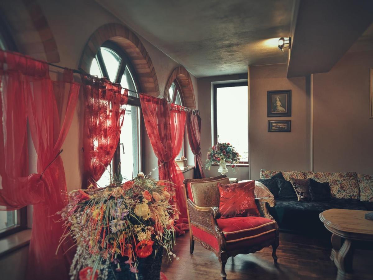 Тhe Bohemian Lodge-Entire House With Sauna เวลีคอเทอร์โนโว ภายนอก รูปภาพ