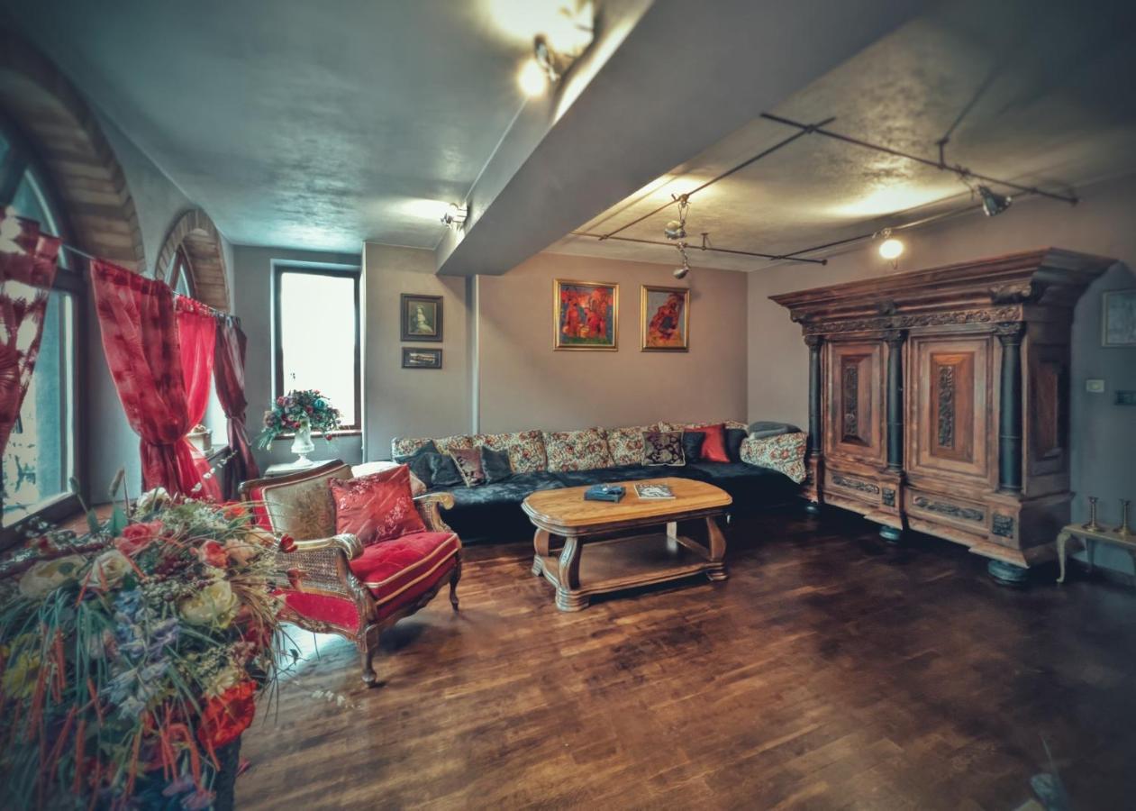 Тhe Bohemian Lodge-Entire House With Sauna เวลีคอเทอร์โนโว ภายนอก รูปภาพ